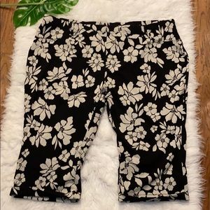 Womens floral printed pant plus size.